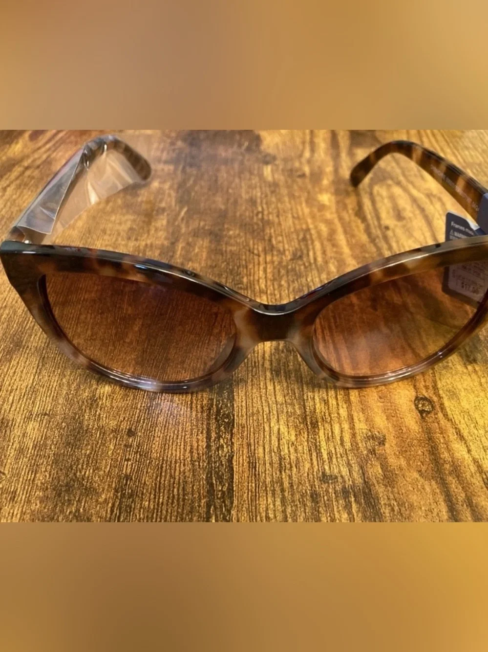 Universal Thread Women's Oversized Plastic Cateye Sunglasses w/ Gradient Lenses